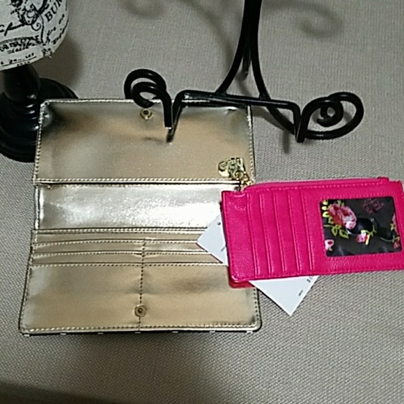 💥🎉BNWT🎉💥 💖Betsey Johnson💖 👛Wallet👛💖 - Picture 4 of 8